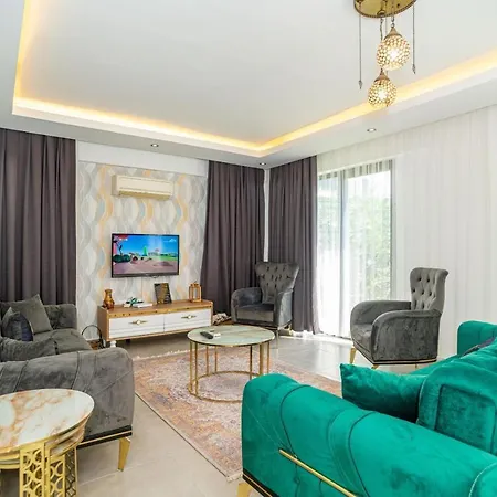 Hisaroenue'de 4 Yatak Odali Villa-villa Bahama Vila Fethiye