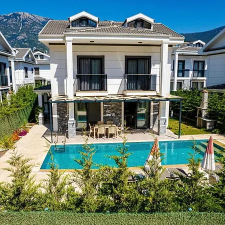 Hisaroenue'de 4 Yatak Odali Villa-villa Bahama Villa Fethiye