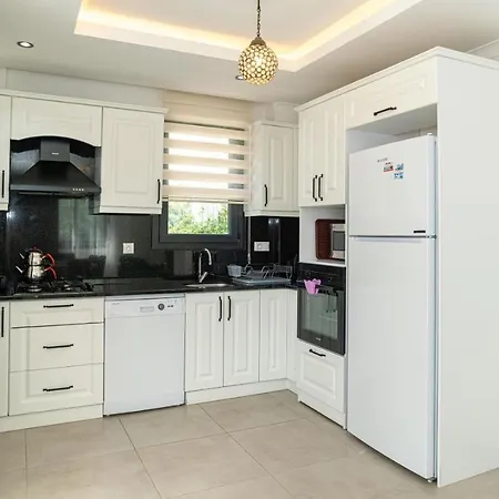 Hisaroenue'de 4 Yatak Odali Villa-villa Bahama Villa