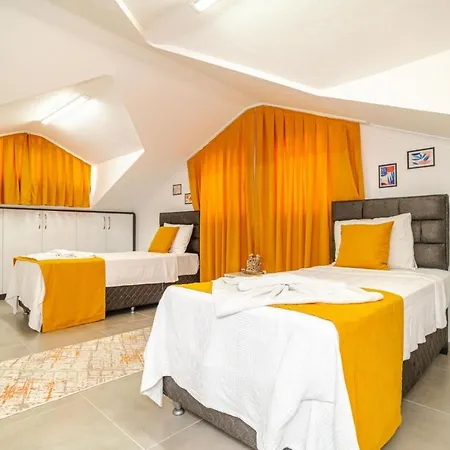 Vila Hisaroenue'de 4 Yatak Odali Villa-villa Bahama Fethiye