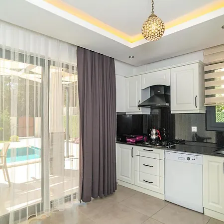 Hisaroenue'de 4 Yatak Odali Villa-villa Bahama * Fethiye