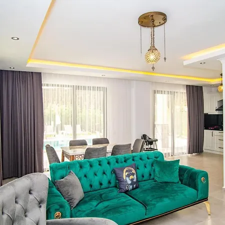 Hisaroenue'de 4 Yatak Odali Villa-villa Bahama * Fethiye