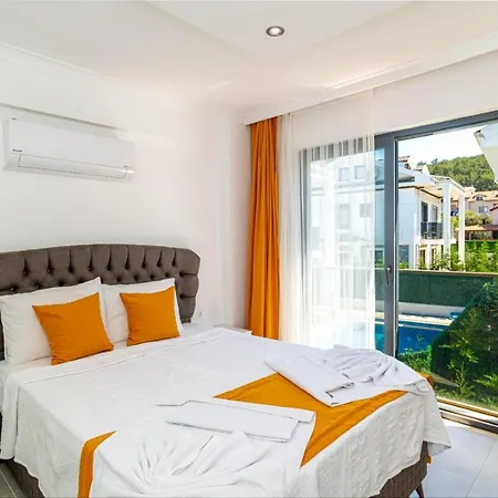 Hisaroenue'de 4 Yatak Odali Villa-villa Bahama Vila *
