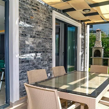 Vila Hisaroenue'de 4 Yatak Odali Villa-villa Bahama Fethiye