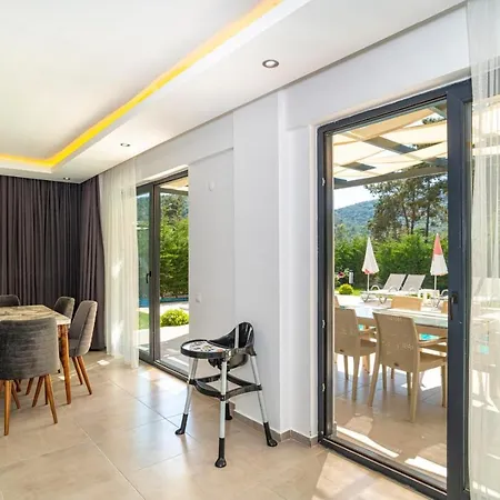 Hisaroenue'de 4 Yatak Odali Villa-villa Bahama Fethiye